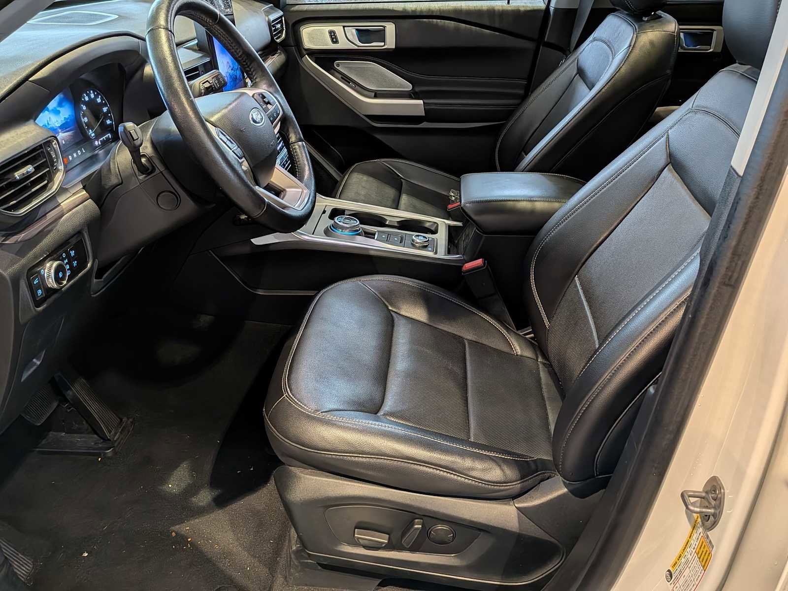 Used 2023 Ford Explorer Limited w/ Hybrid Equipment Group 310A image 14