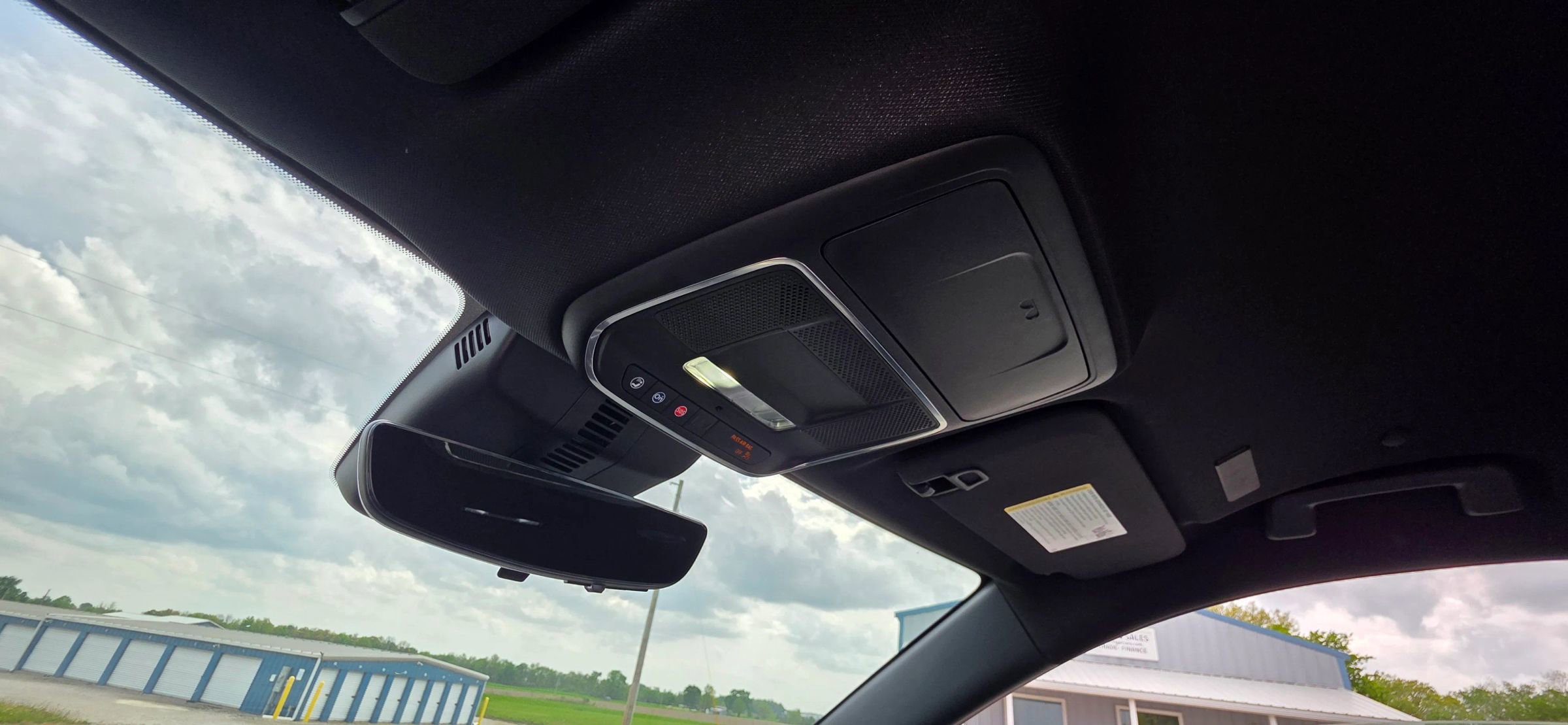 Used 2024 Chevrolet Traverse RS FWD image 23