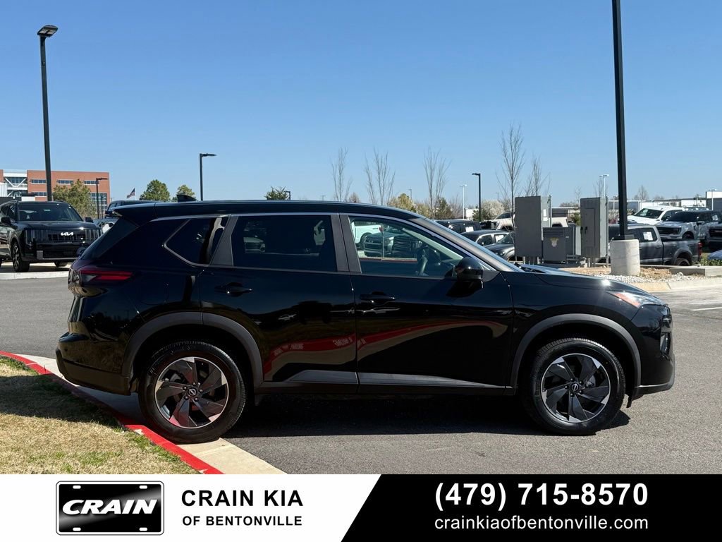Used 2024 Nissan Rogue SV AWD/4WD image 9