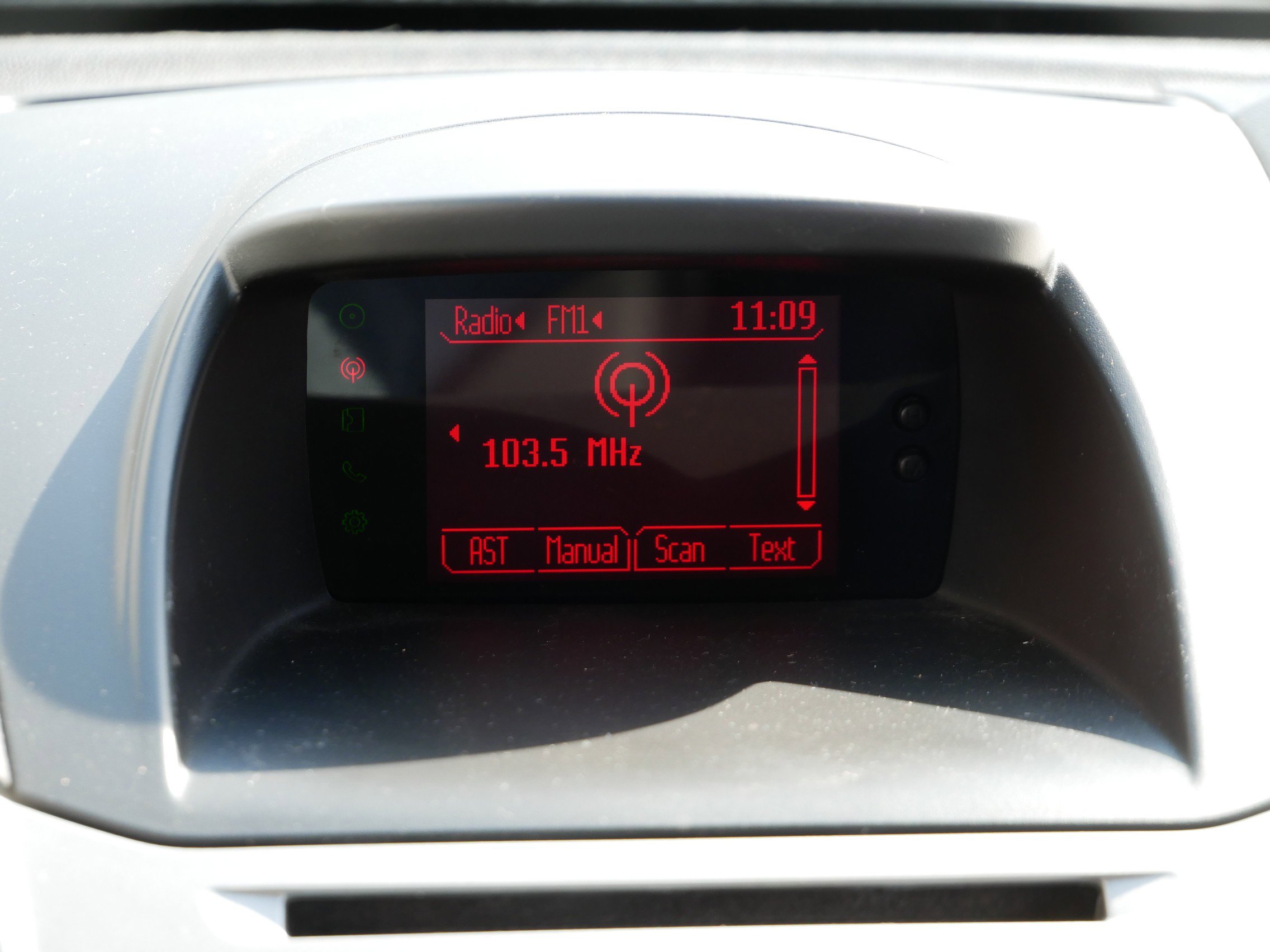 Used 2011 Ford Fiesta SE w/ 203A Rapid Spec Order Code image 13