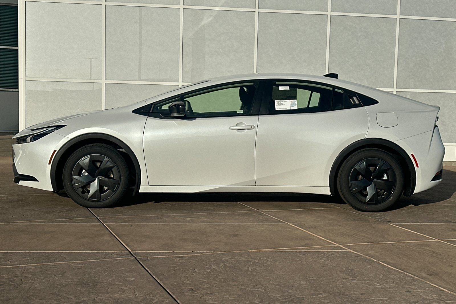 New 2026 Toyota Prius Plug-In Hybrid FWD image 7
