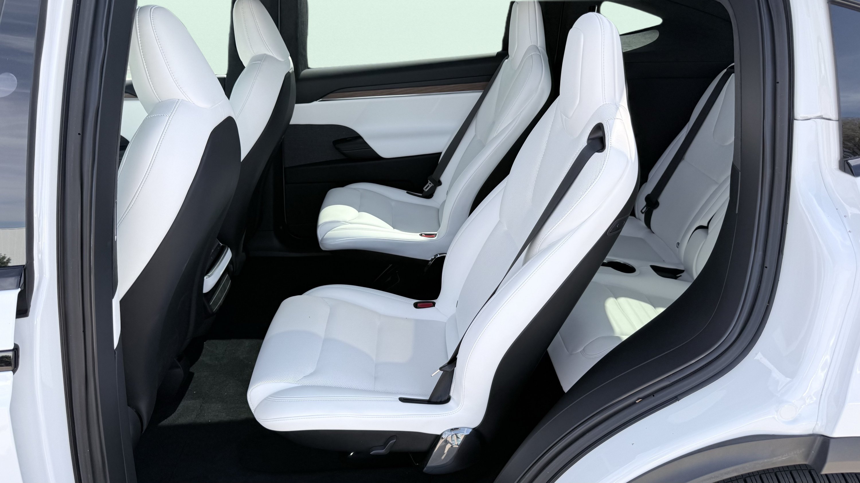 Used 2025 Tesla Model X AWD/4WD image 5