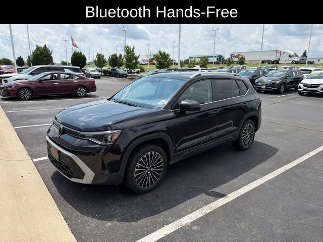 Used 2025 Volkswagen Taos SE FWD image 8
