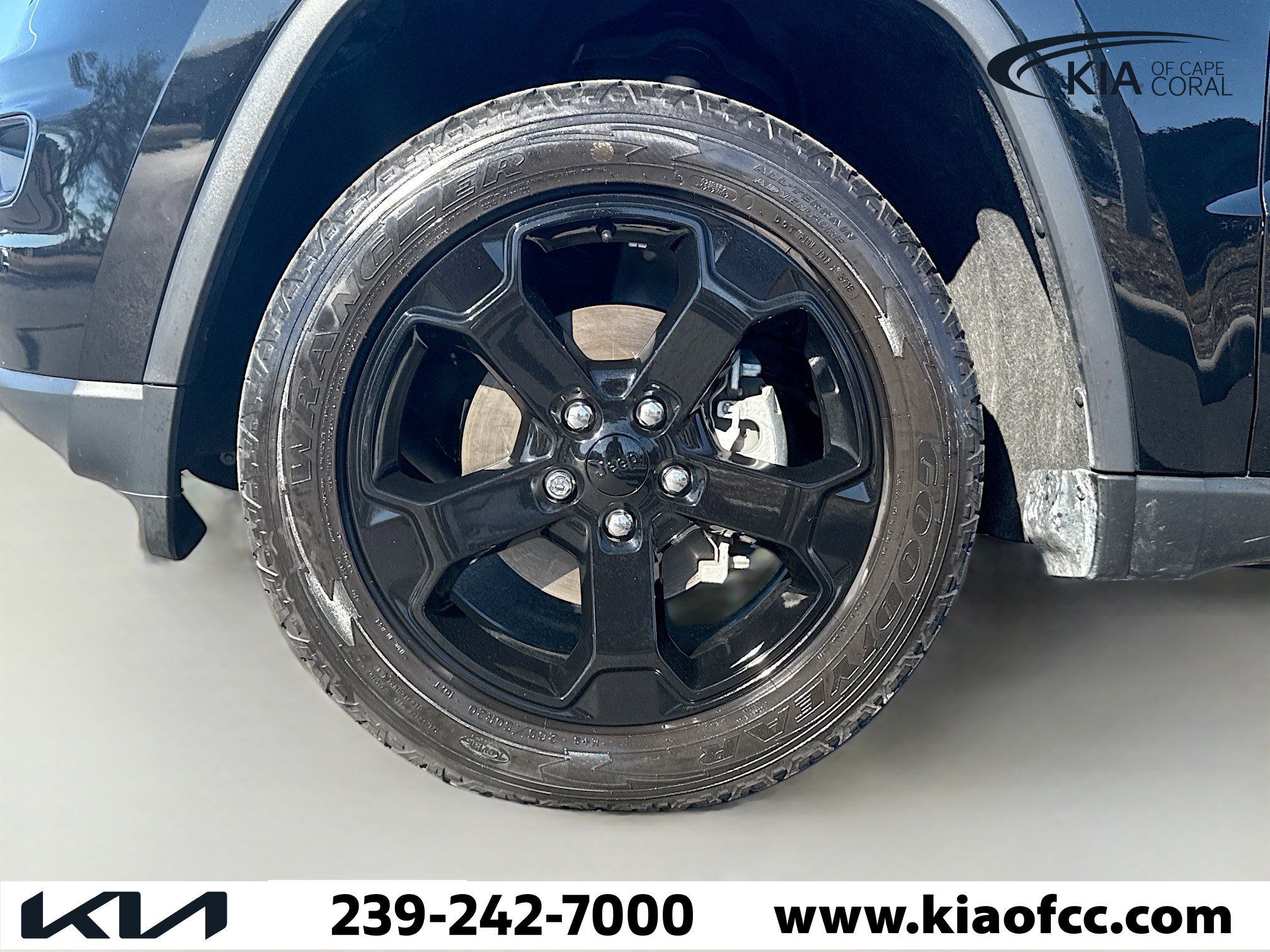 Used 2019 Jeep Grand Cherokee Laredo image 40