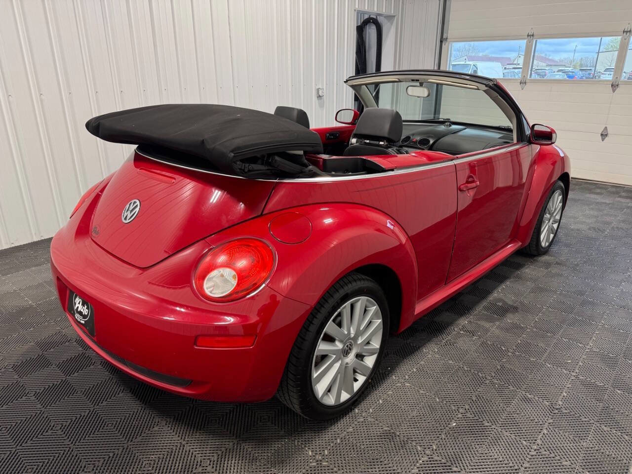 Used 2009 Volkswagen Beetle Convertible FWD image 24