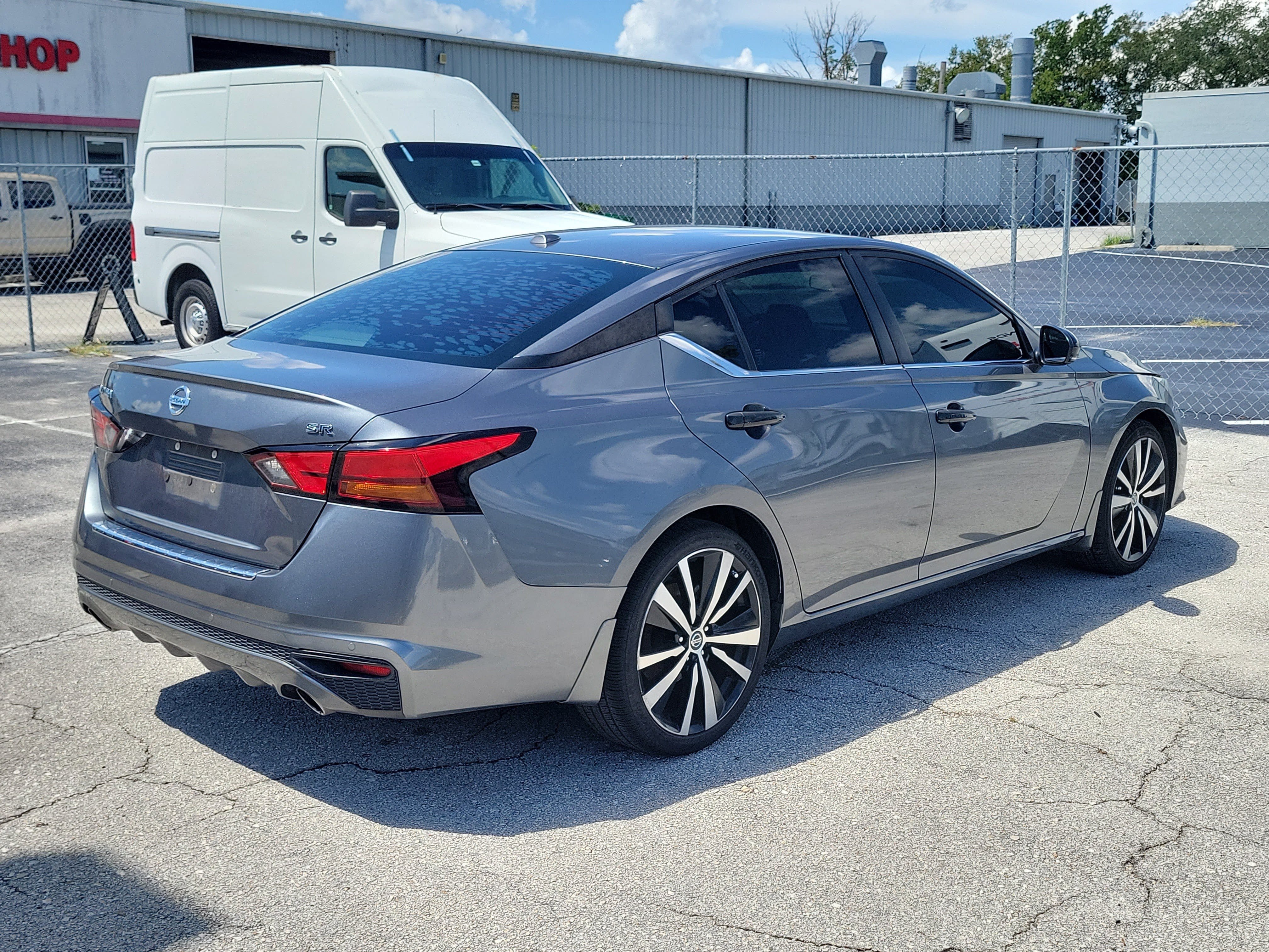 Certified 2021 Nissan Altima 2.5 SR w/ SR Premium Package FWD image 4
