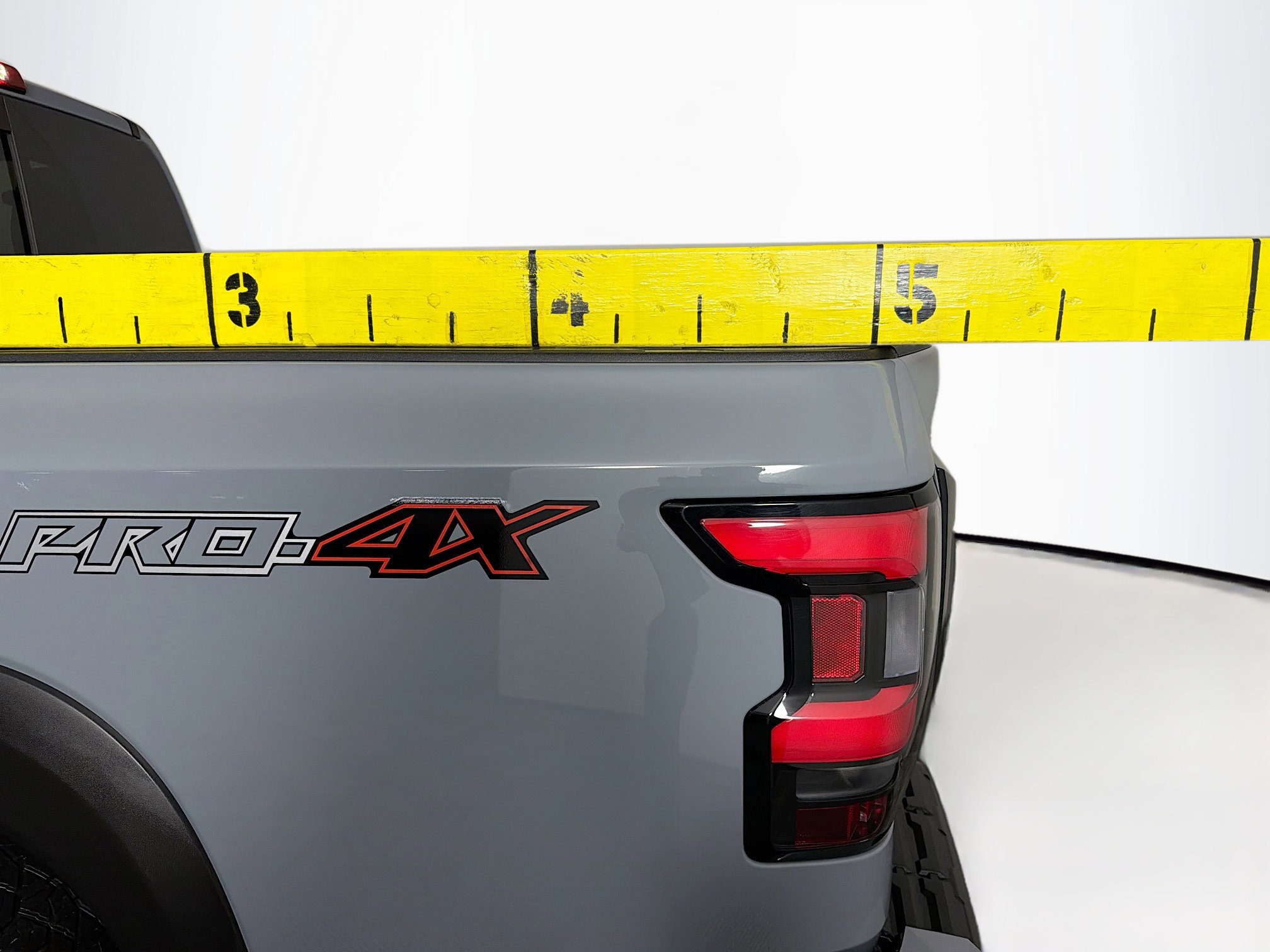 Used 2025 Nissan Frontier PRO-4X w/ Pro Convenience Package image 35