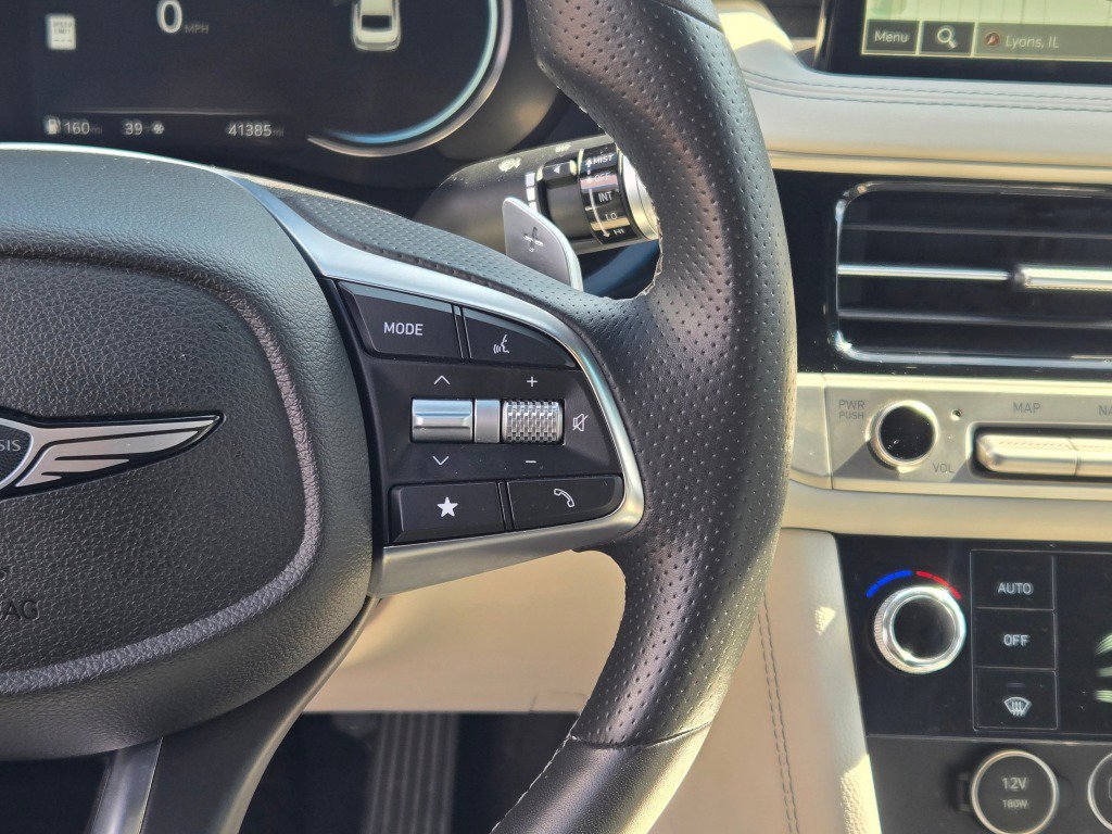 Used 2025 Genesis G70 2.5T image 32