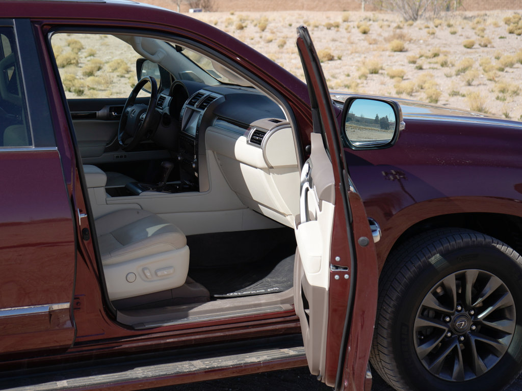 Used 2019 Lexus GX 460 Premium w/ Premium Package image 10