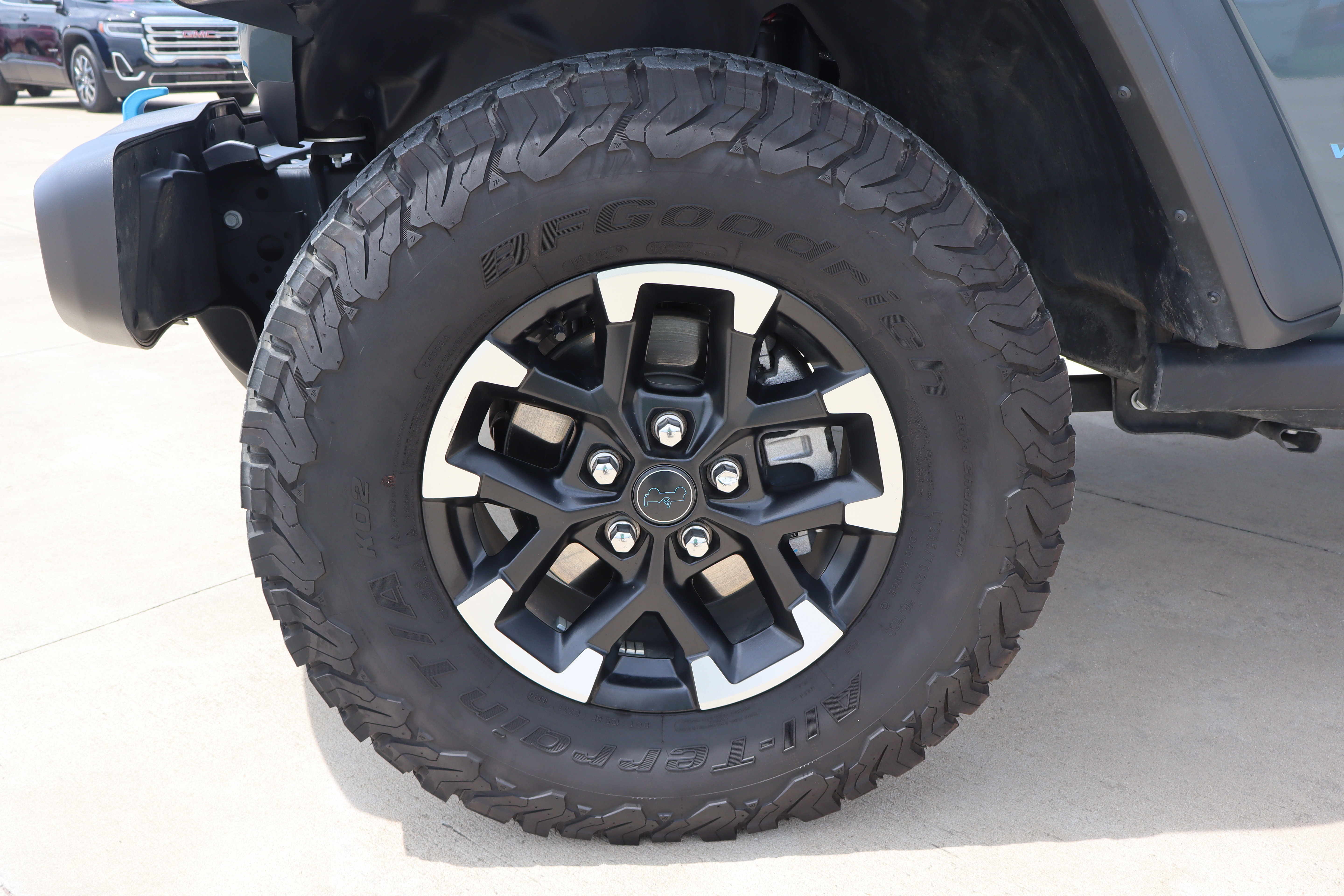 Used 2025 Jeep Wrangler Unlimited Rubicon 4xe w/ Safety Group AWD/4WD image 30
