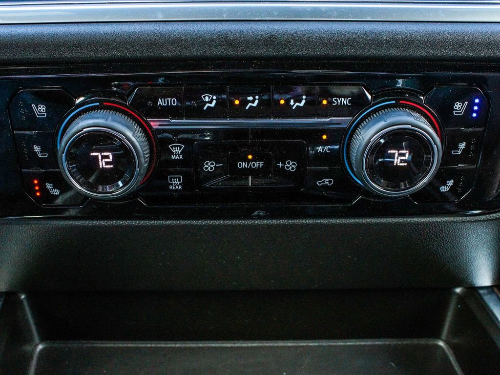 Used 2025 Chevrolet Silverado 1500 High Country image 24