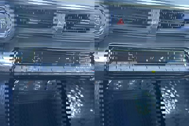 Used 2025 Toyota Prius LE image 24