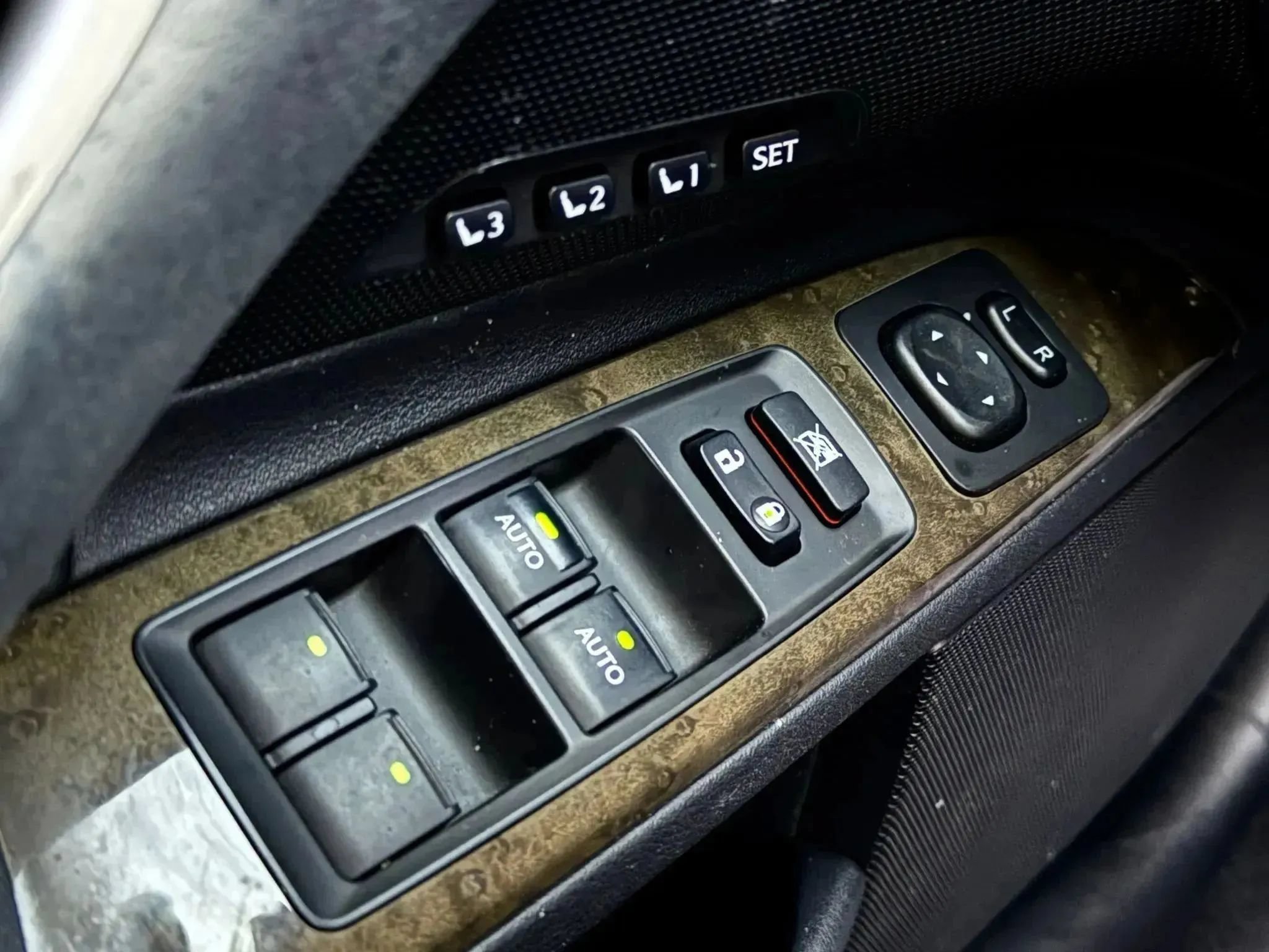 Used 2012 Lexus IS 350C w/ Luxury Pkg RWD image 23