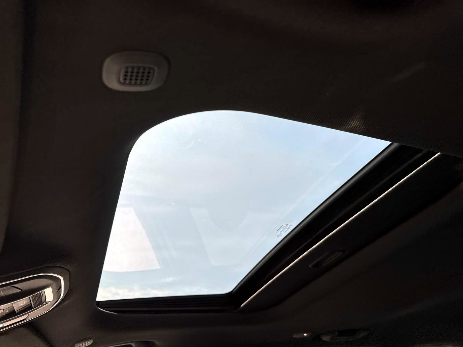 Used 2022 Jeep Grand Cherokee Altitude image 6