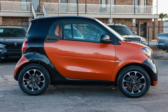 Used 2016 smart fortwo passion image 18