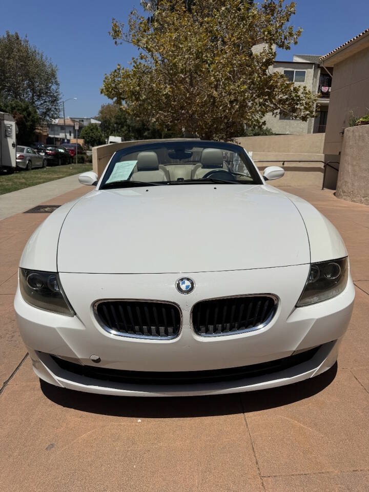 Used 2006 BMW Z4 3.0i RWD image 2