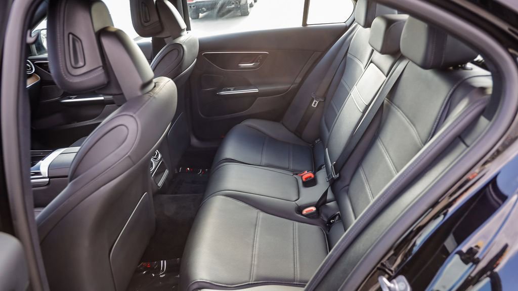Used 2025 Mercedes-Benz C 300 4MATIC Sedan image 23
