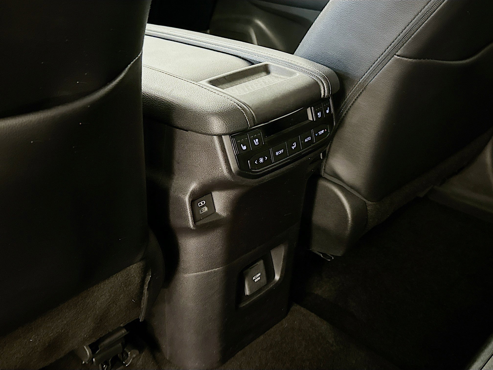Used 2024 Toyota Grand Highlander AWD image 29