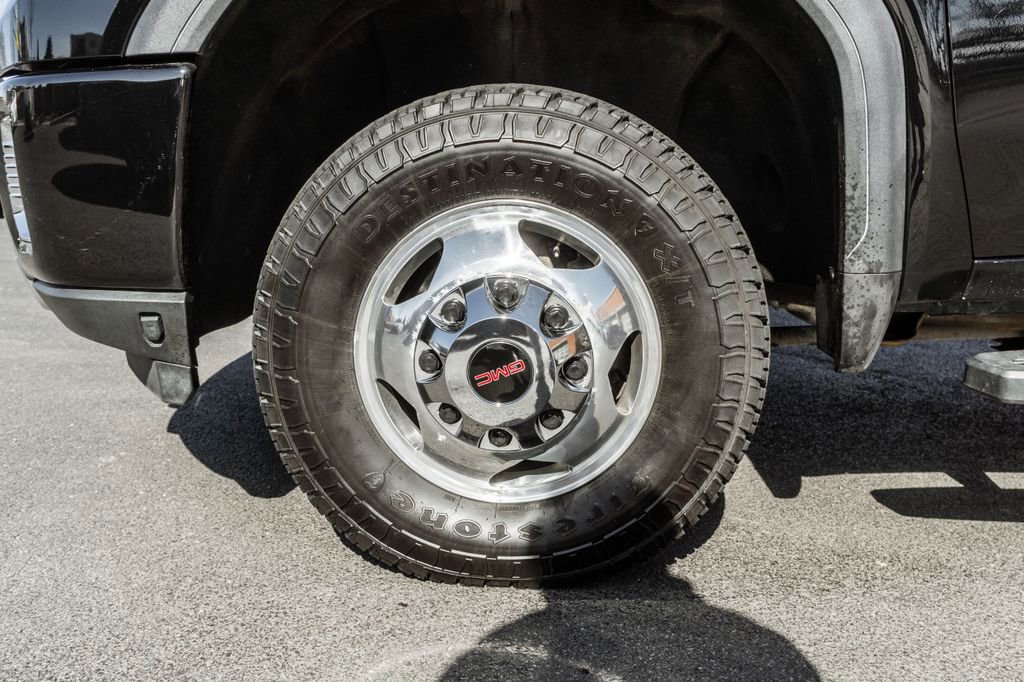 Used 2023 GMC Sierra 3500 Denali w/ Denali Ultimate Package AWD/4WD image 38