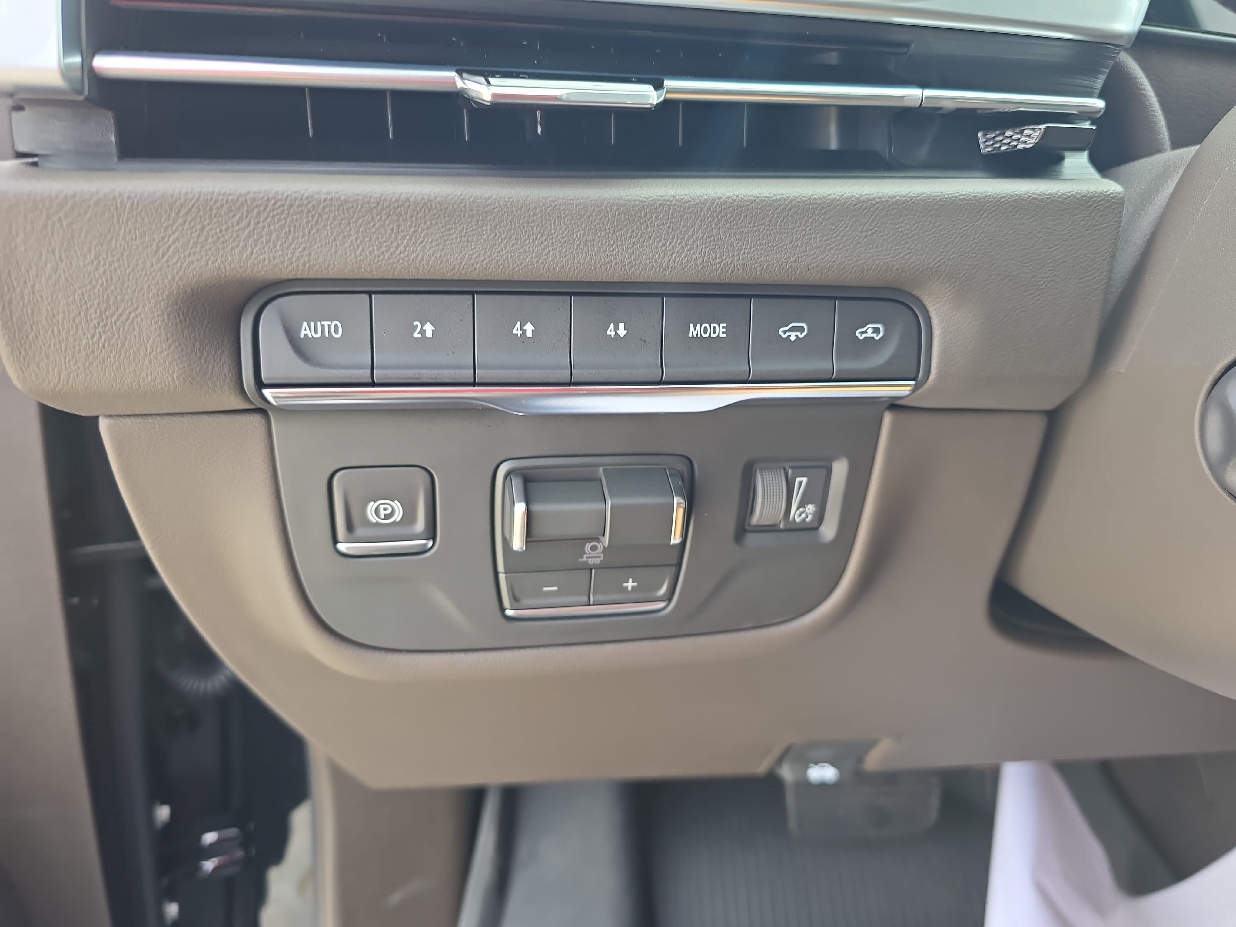 Used 2026 Cadillac Escalade Luxury w/ Touring Package AWD/4WD image 27