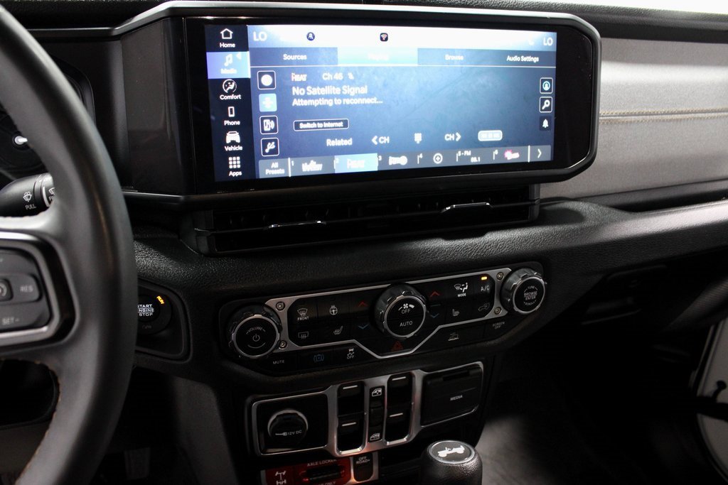 Used 2024 Jeep Wrangler Unlimited image 33