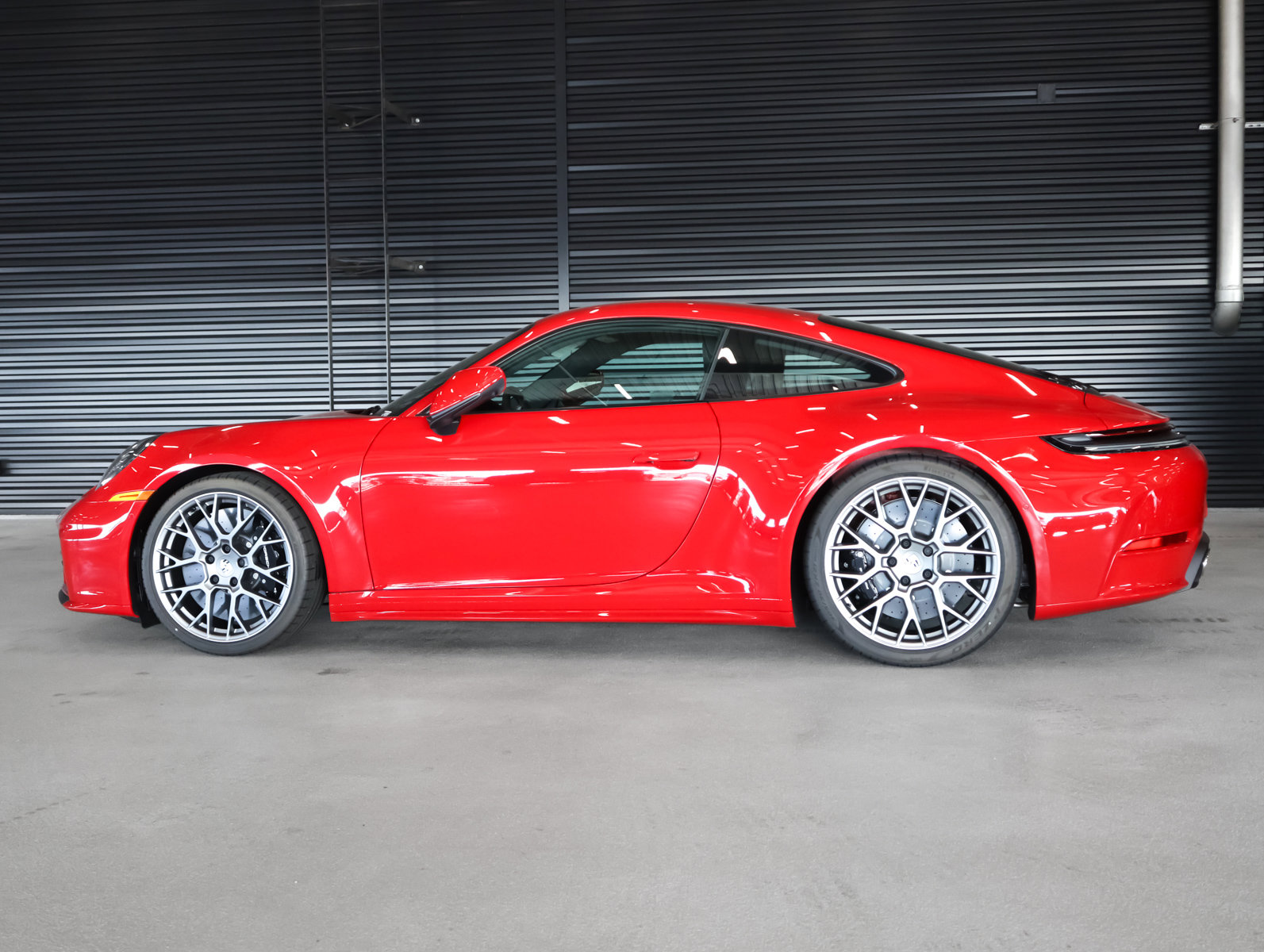 Used 2025 Porsche 911 Carrera S image 2