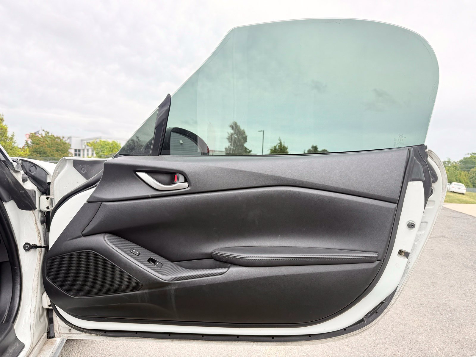 Used 2020 MAZDA MX-5 Miata Sport RWD image 29