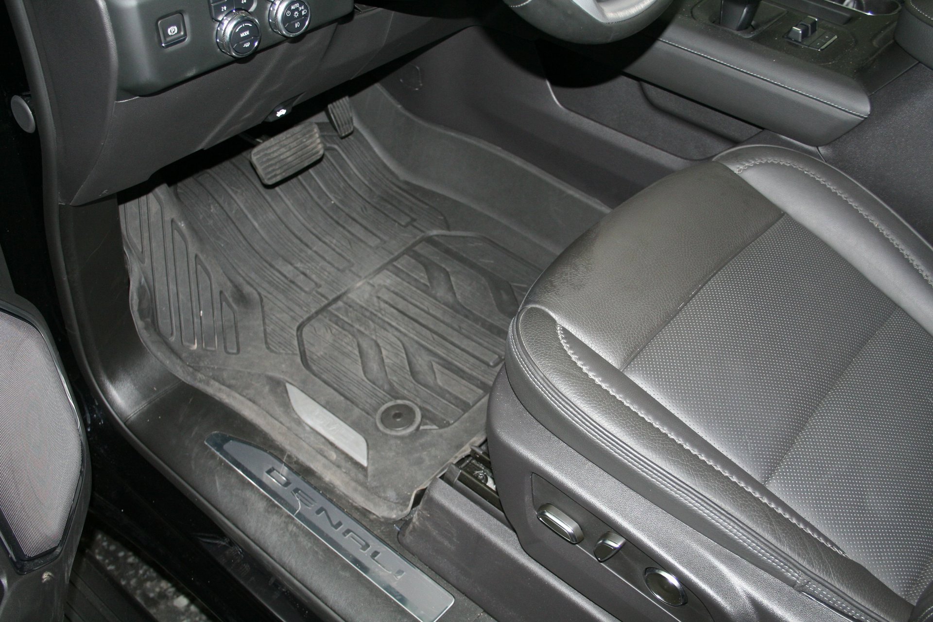 Used 2024 GMC Sierra 1500 Denali w/ Denali Reserve Package image 40