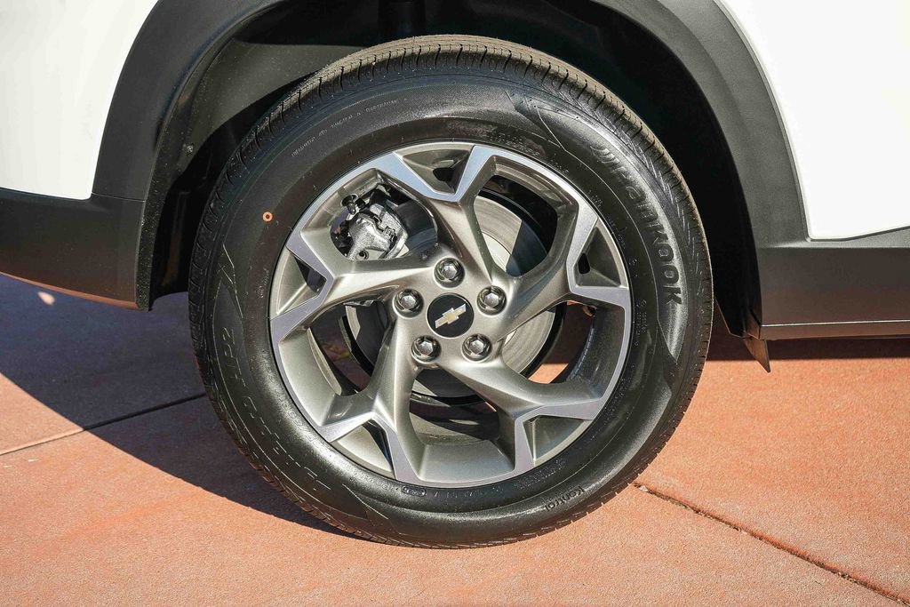 New 2026 Chevrolet Trax LT w/ Driver Confidence Package image 11