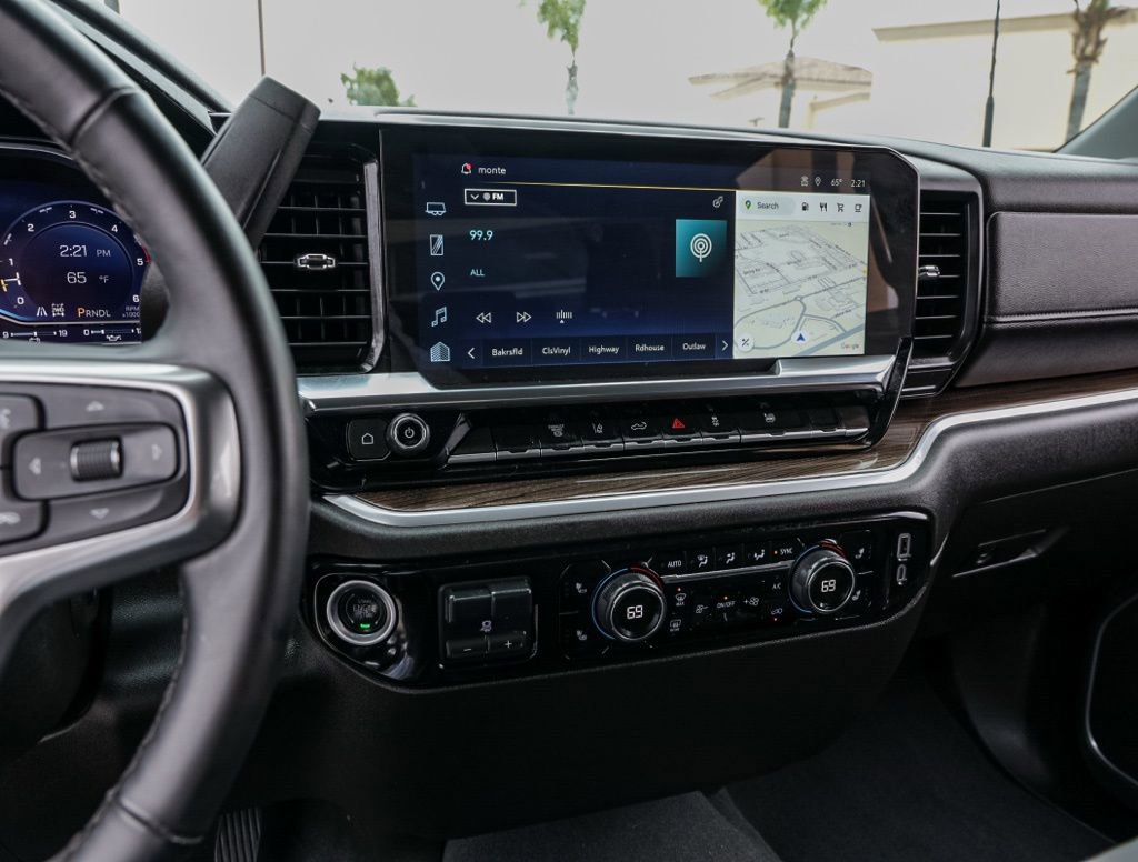 Used 2025 Chevrolet Silverado 2500 LT w/ Convenience Package image 28