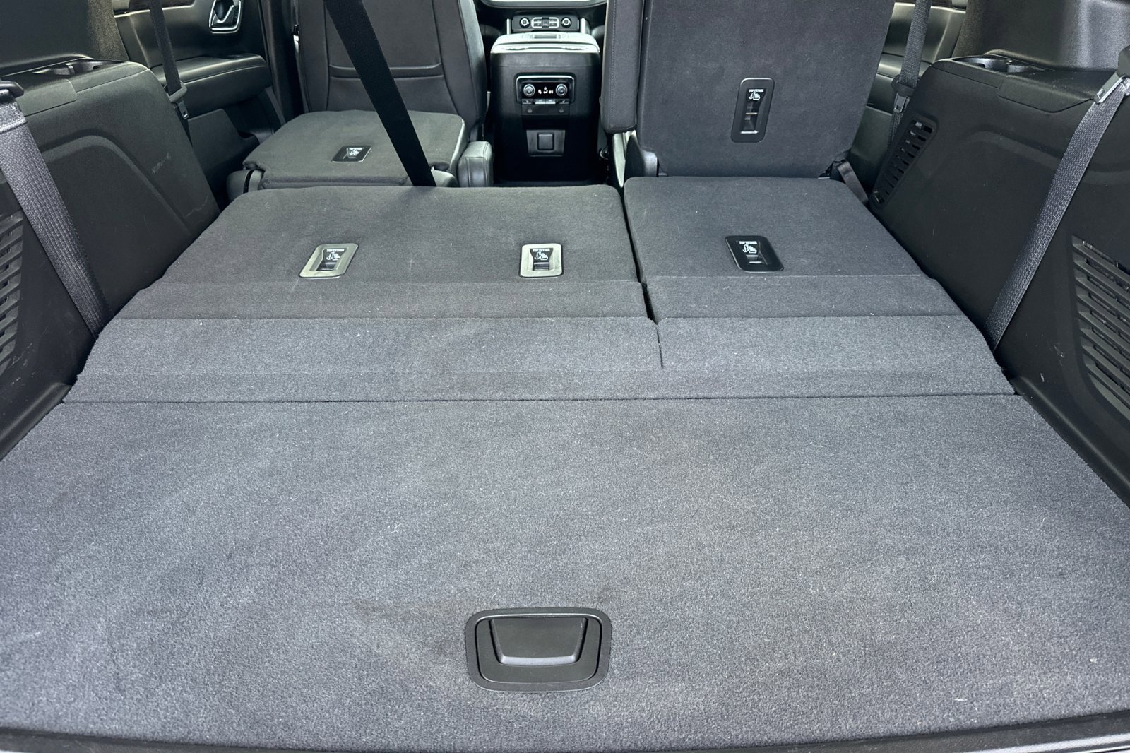 Used 2023 Chevrolet Tahoe Z71 w/ Luxury Package image 12