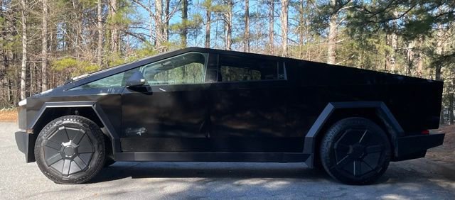 Used 2025 Tesla Cybertruck 2WD Crew Cab image 4