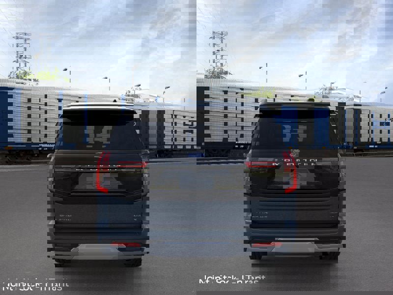 New 2025 Ford Expedition Max Platinum image 5