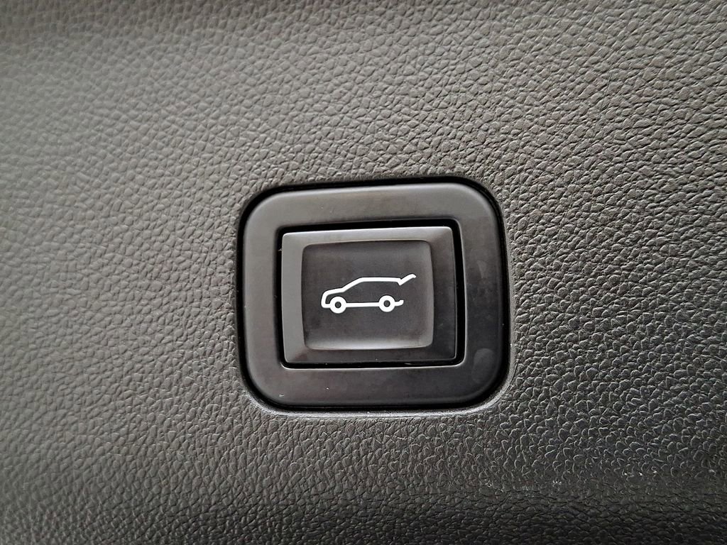 Used 2022 Chevrolet Tahoe LT w/ Luxury Package image 34