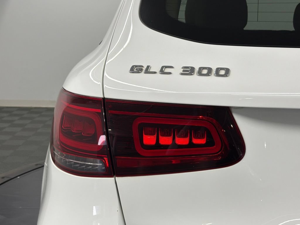 Used 2022 Mercedes-Benz GLC 300 w/ Premium Package Lite image 13
