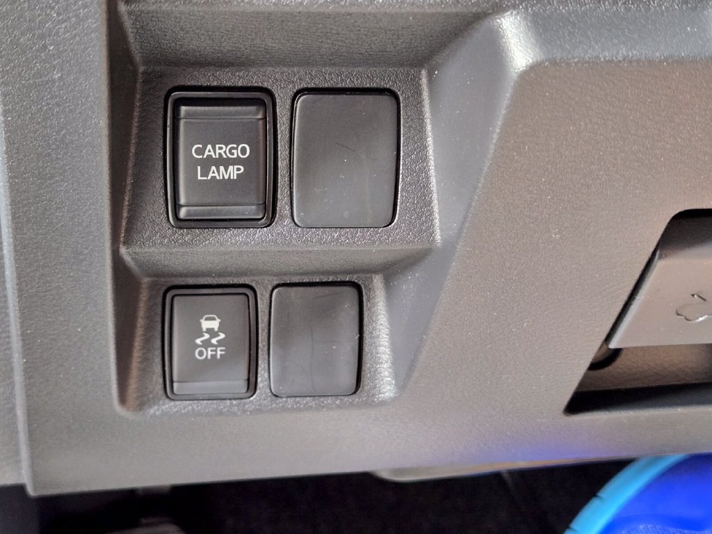Used 2024 Nissan Frontier SV w/ SV Convenience Package RWD image 32