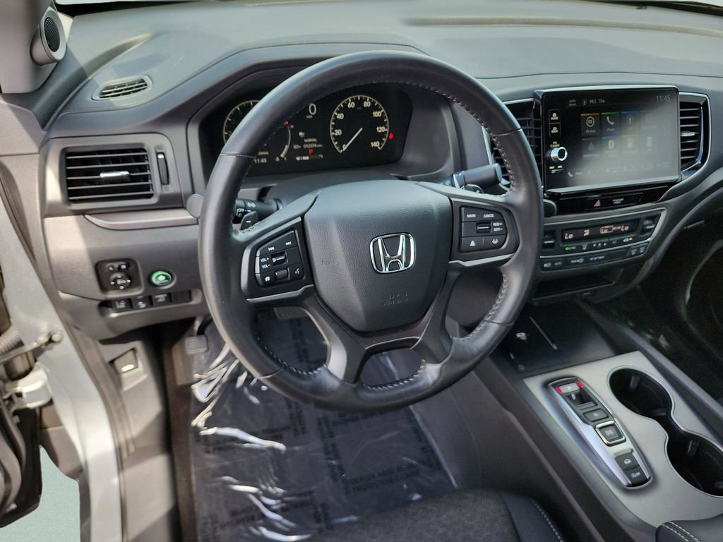 Used 2025 Honda Ridgeline Sport image 33