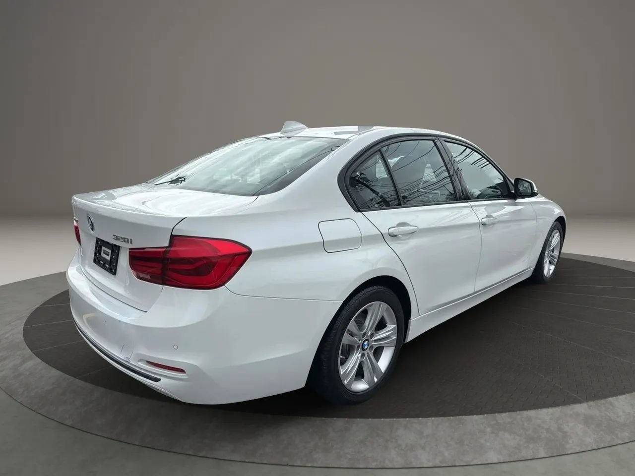 Used 2016 BMW 328i xDrive Sedan image 5