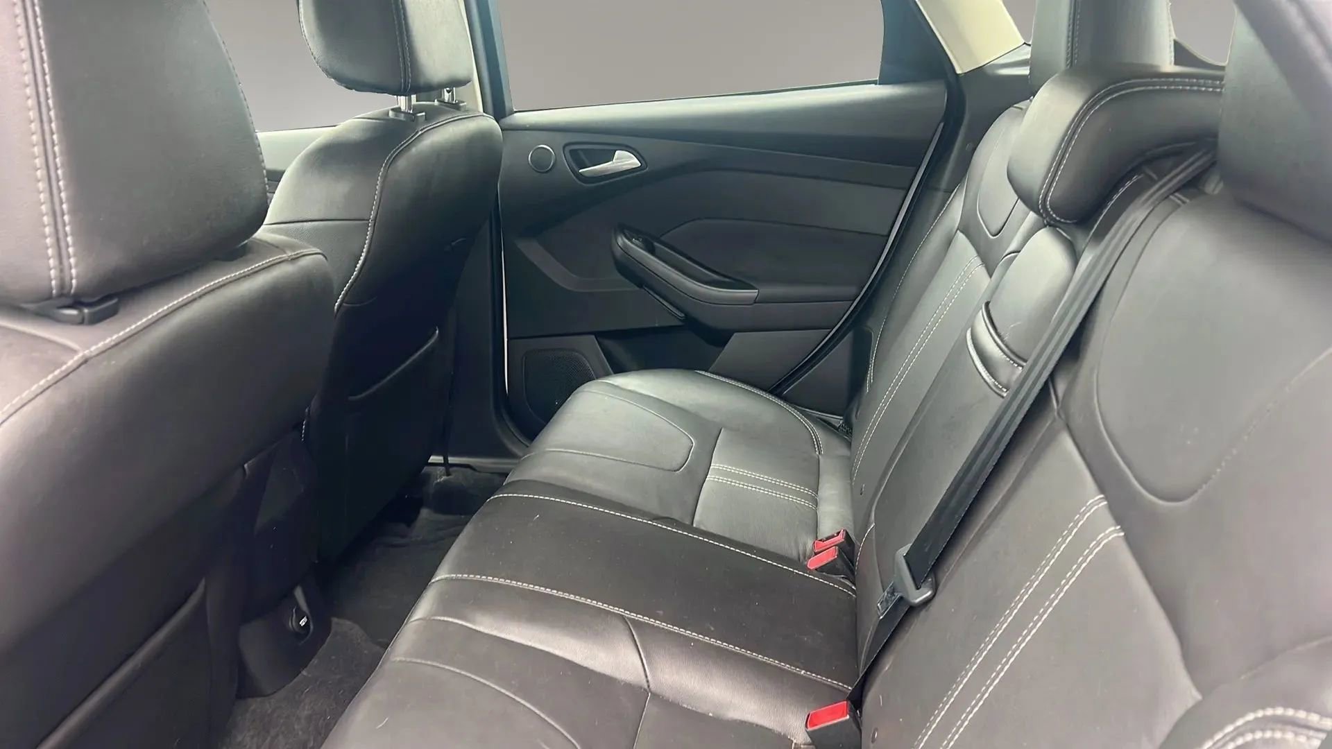 Used 2013 Ford Focus Titanium w/ Titanium Handling Pkg image 18