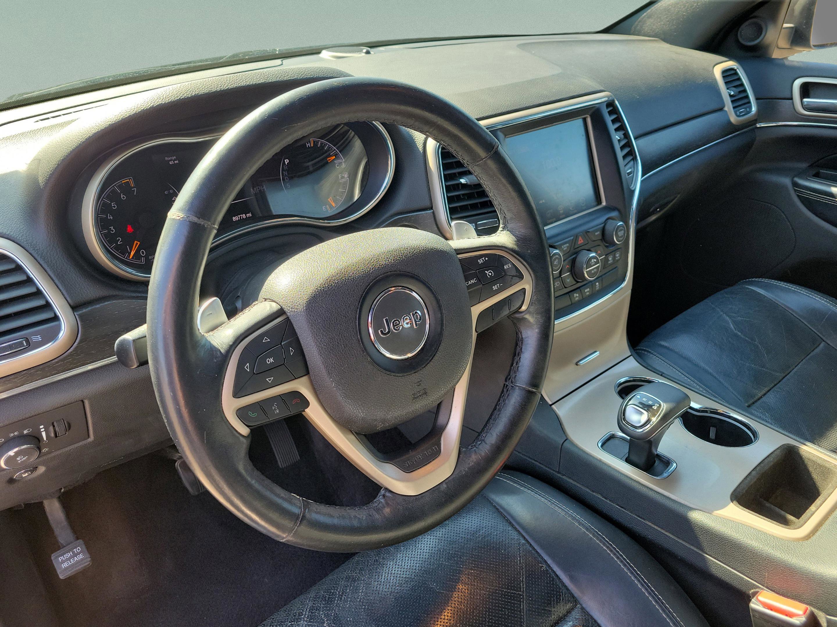 Used 2015 Jeep Grand Cherokee Limited w/ Luxury Group II image 16