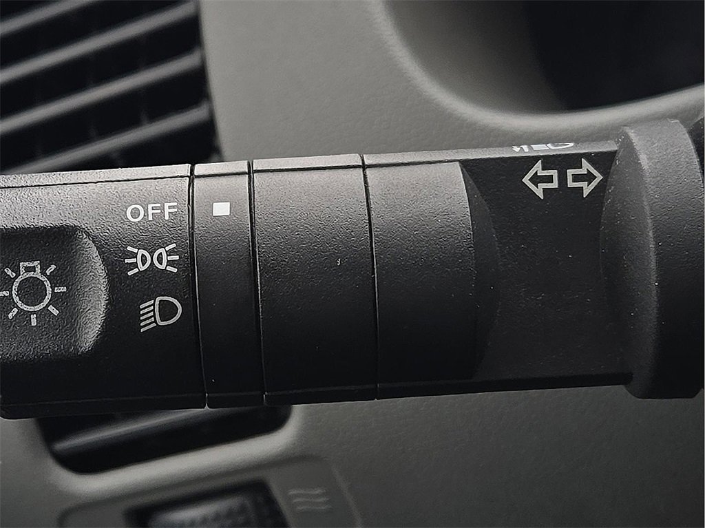 Used 2018 Nissan Frontier SV image 17