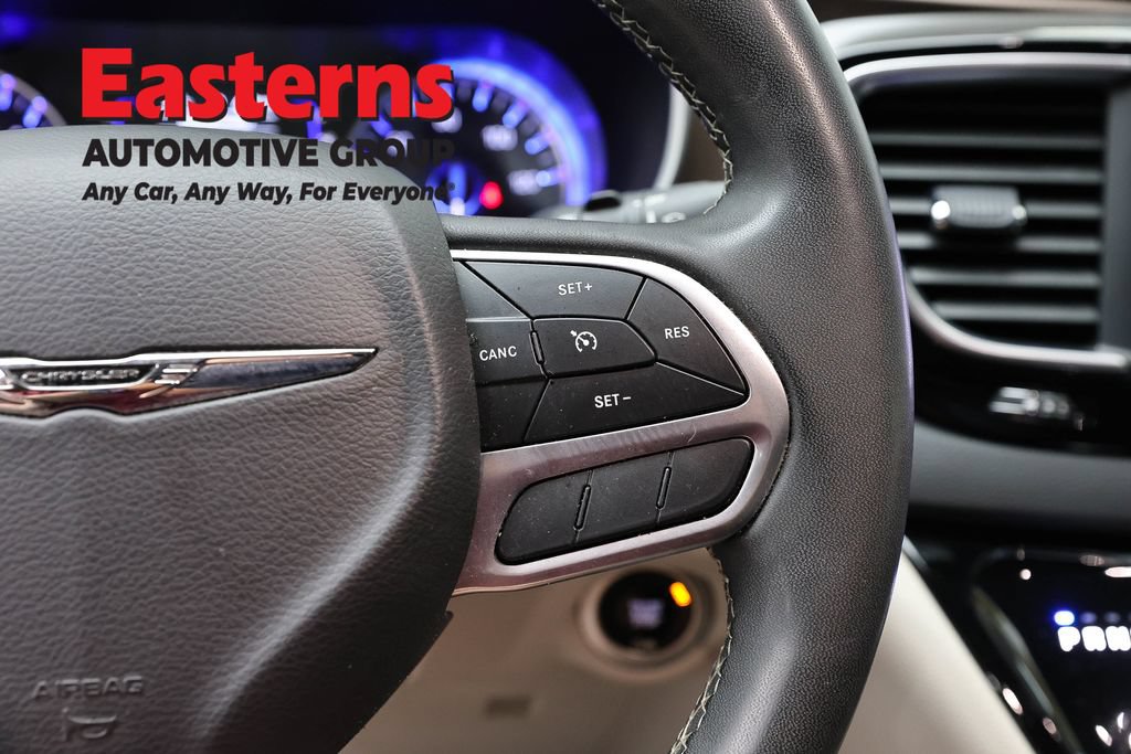 Used 2023 Chrysler Voyager LX FWD image 16