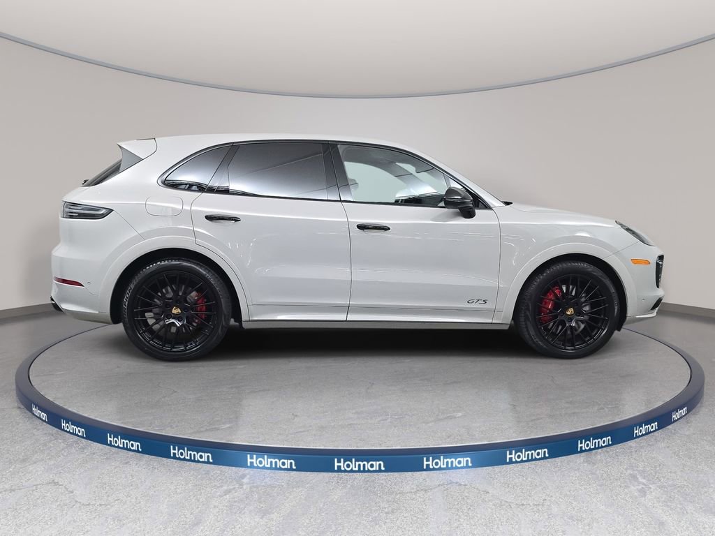 Used 2023 Porsche Cayenne GTS image 5