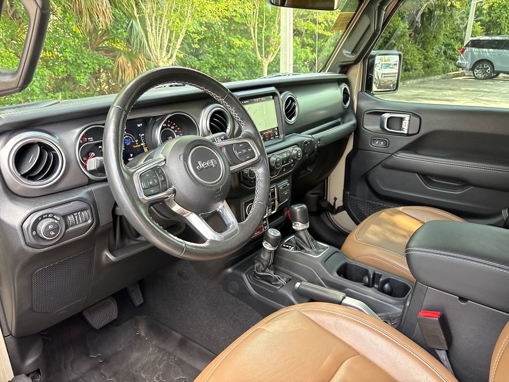 Used 2022 Jeep Gladiator Rubicon w/ LED Lighting Group AWD/4WD image 6
