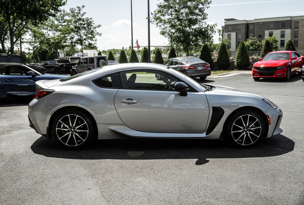 Used 2025 Toyota GR86 RWD image 3