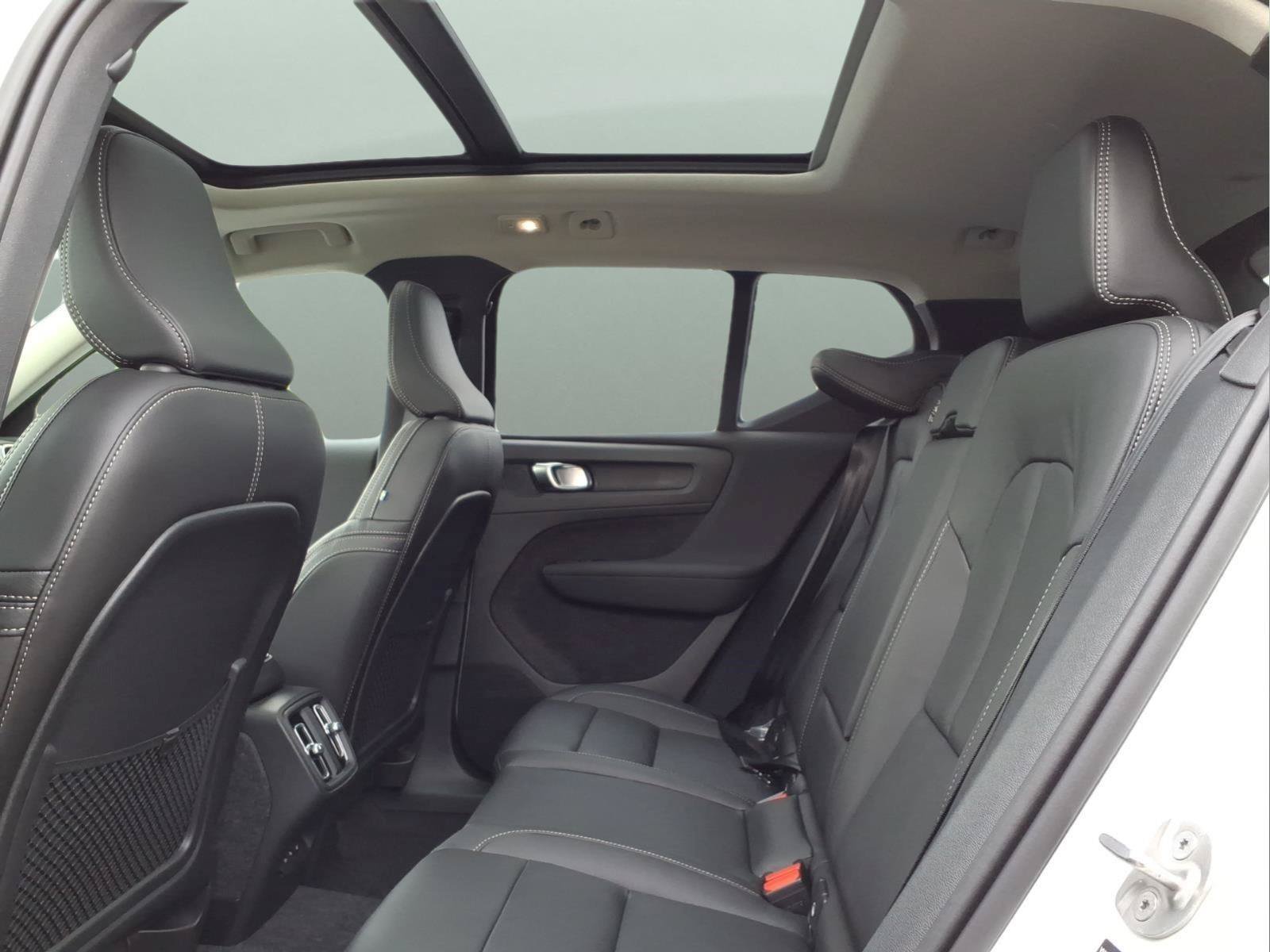 New 2026 Volvo XC40 B5 Plus w/ Protection Package Premier AWD/4WD image 9