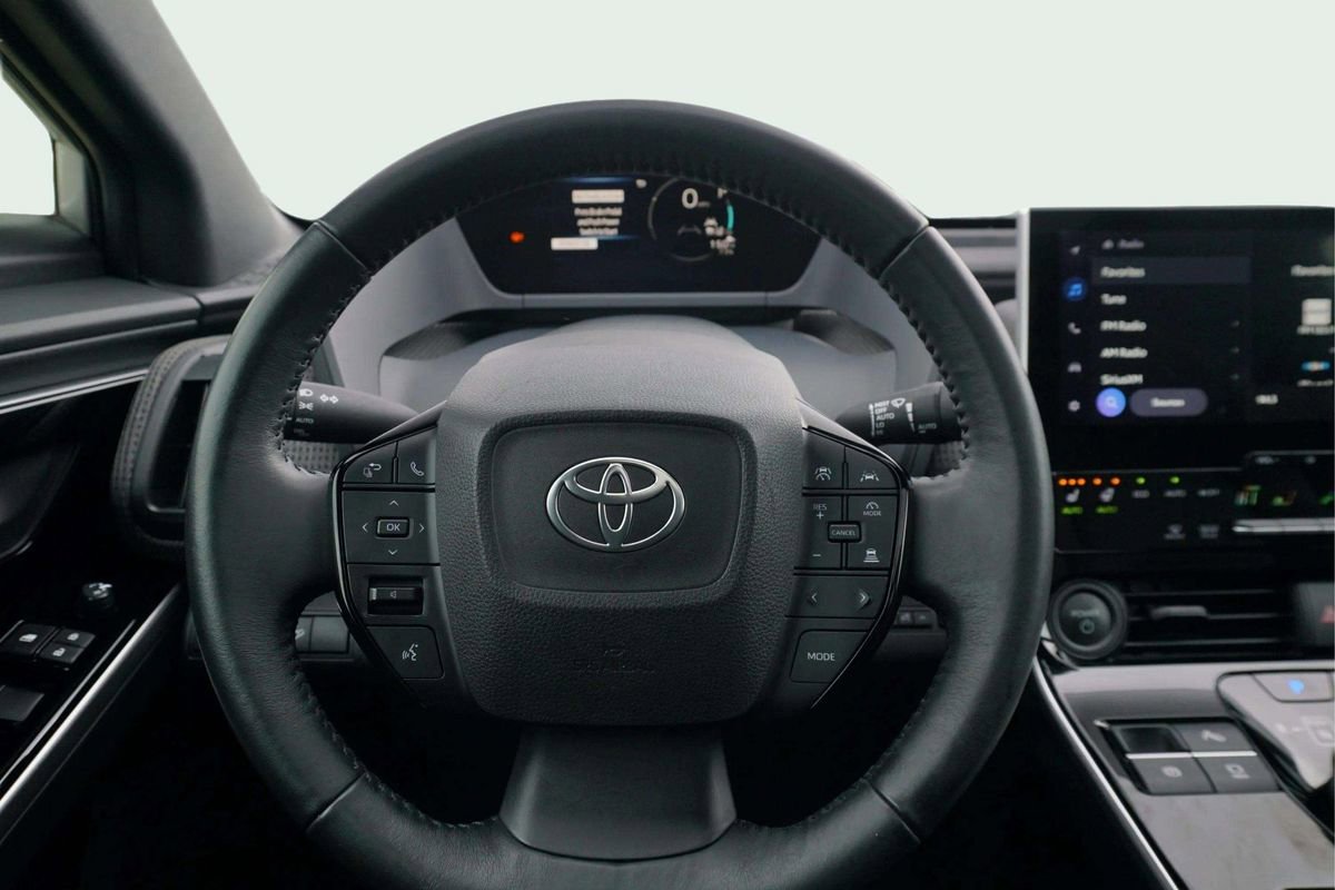 Used 2024 Toyota bZ4X XLE w/ Weather Package FWD image 27