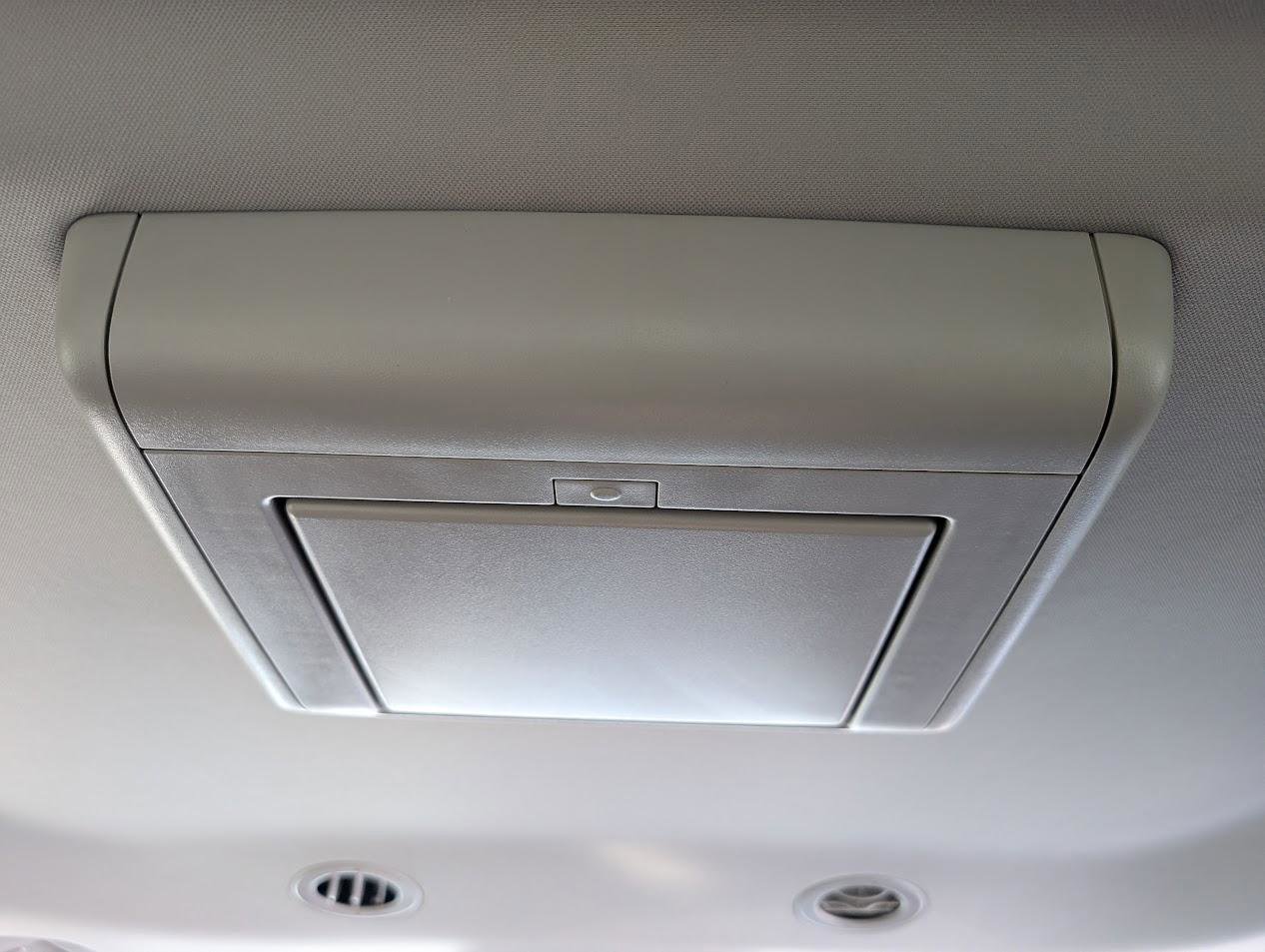 Used 2013 Chevrolet Suburban LTZ AWD/4WD image 13