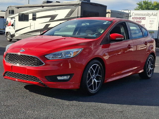 Used 2016 Ford Focus SE w/ SE Sport Package FWD image 6