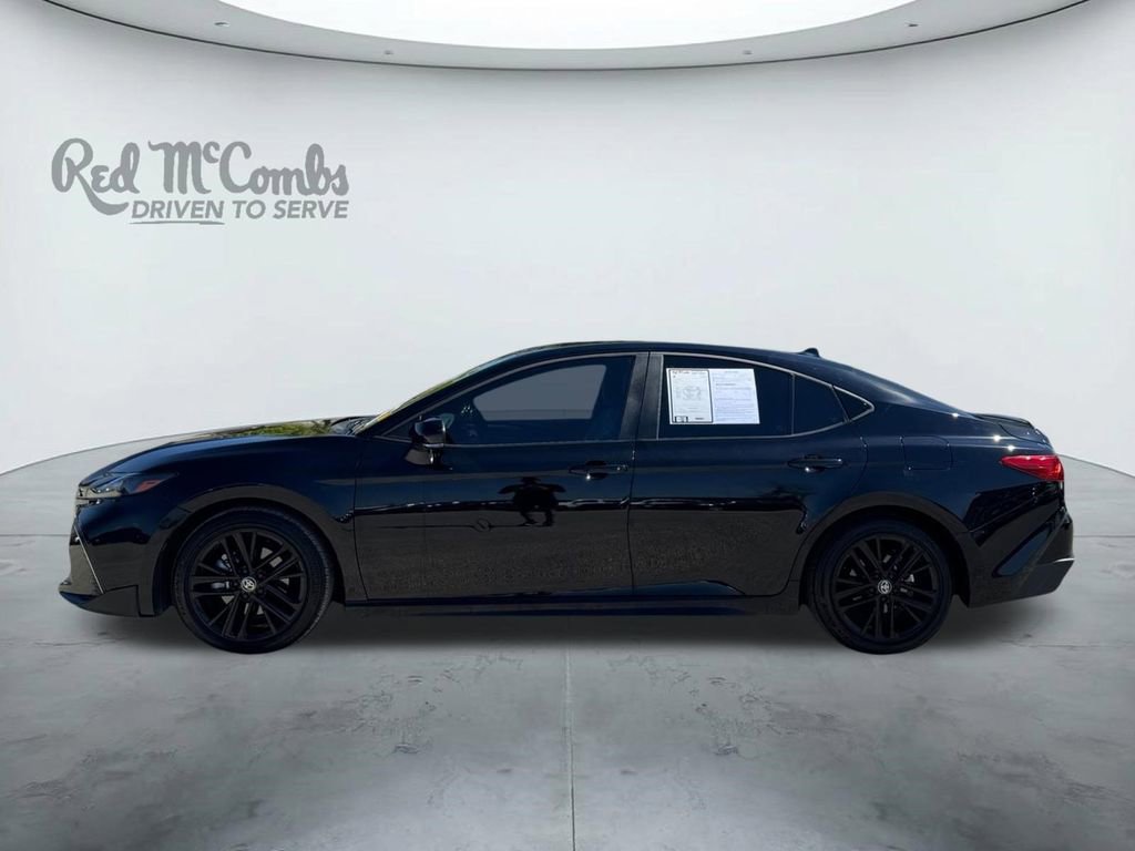 Used 2025 Toyota Camry SE image 2